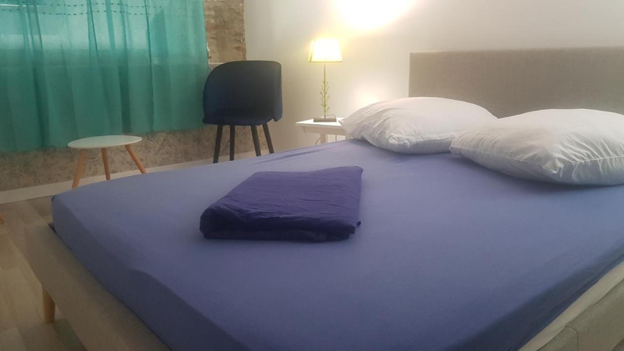 Tournus Castrum Romain- Loft 90M2 - 3 Etoiles - Petit Box Velo - 5Mn Autoroute المظهر الخارجي الصورة