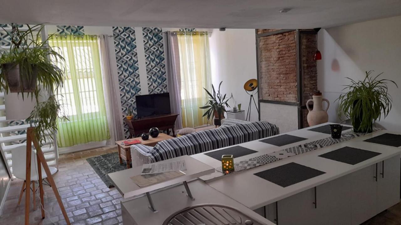 Tournus Castrum Romain- Loft 90M2 - 3 Etoiles - Petit Box Velo - 5Mn Autoroute المظهر الخارجي الصورة