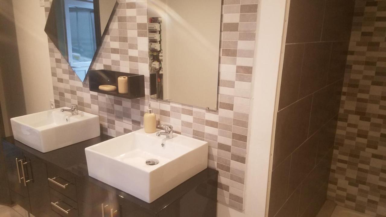 Tournus Castrum Romain- Loft 90M2 - 3 Etoiles - Petit Box Velo - 5Mn Autoroute المظهر الخارجي الصورة